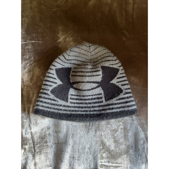 Under Armour Black & Grey Beanie Knit Winter Hat EUC Youth Boy's One Size OS - Picture 2 of 13